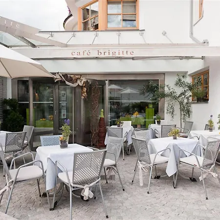 Burgus - Design & Aparthotel 4*