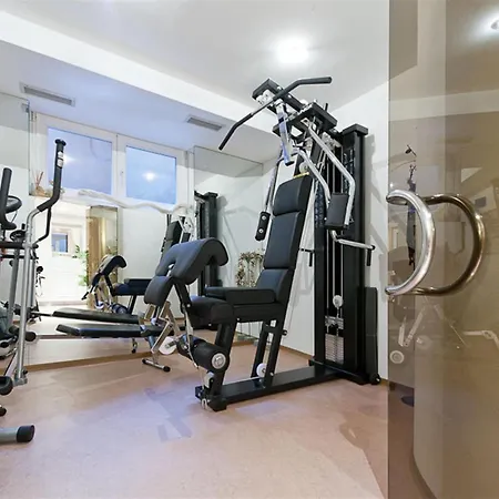 Aparthotel Burgus - Design & Burgusio