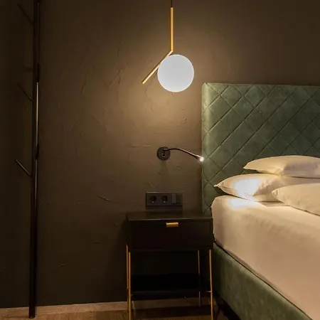Burgus - Design & Aparthotel 4*